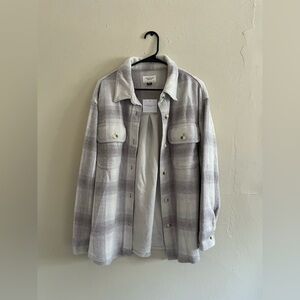 NWT- American Eagle Outfitters Women’s Light Gray Plaid Shirt Jacket